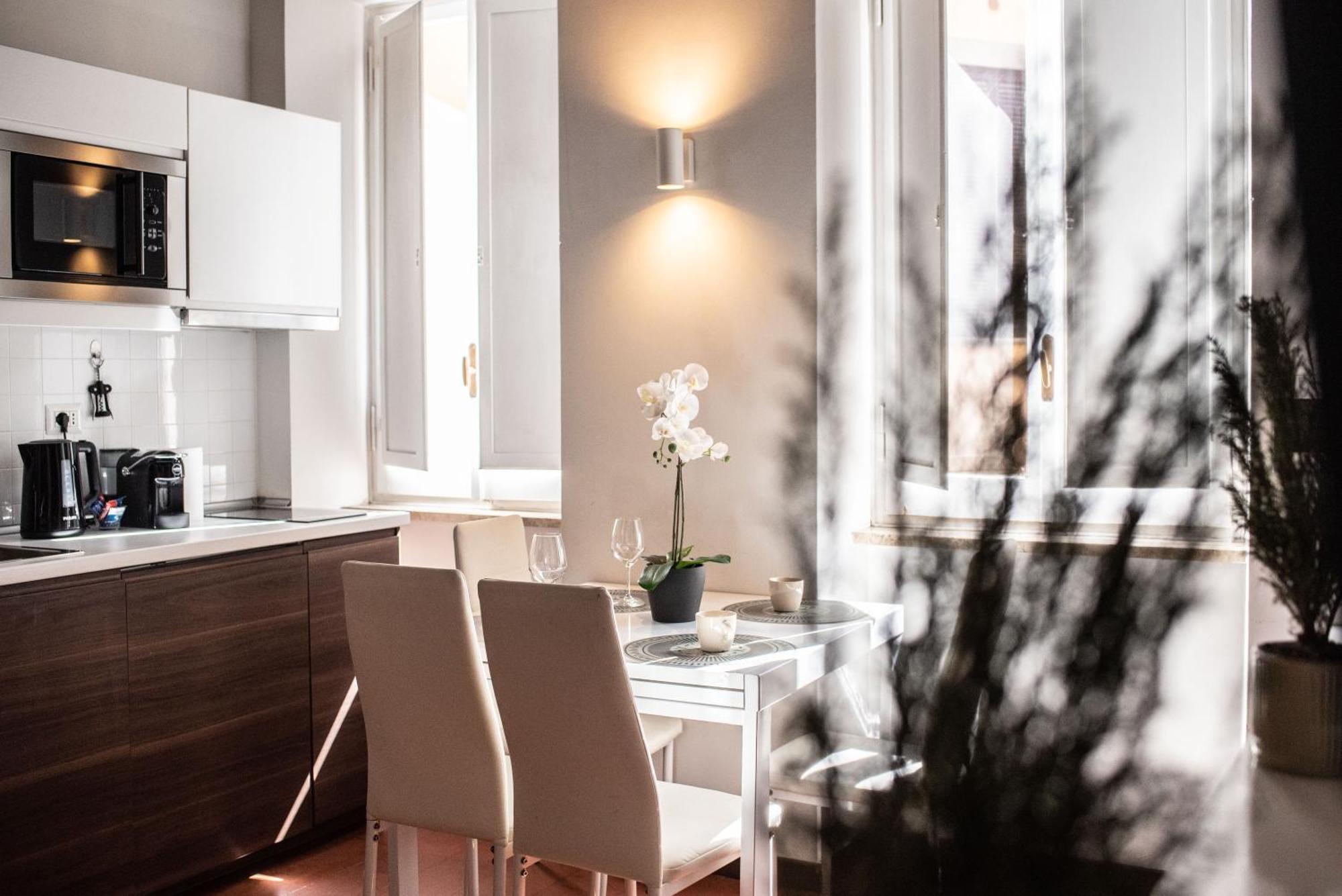 Spanish Steps Apartment & Terrace Рим Екстер'єр фото